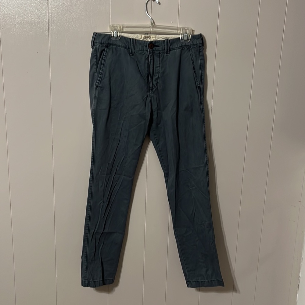 Hollister Slim Straight Chino Pants SIZE:31x32